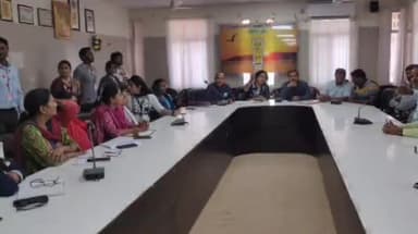 वाराणसी के मंडली अस्पताल में HIV एड्स को लेकर हुई बैठक, विभिन्न मुद्दों पर की गई चर्चा