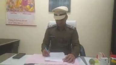 मोरनी: गांव काटल में परचून की दुकान में अवैध रूप से शराब बेच रहे एक व्यक्ति को पुलिस ने किया गिरफ़्तार, 10 बोतल अवैध शराब बरामद