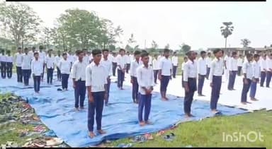 मधवापुर: RNJ कॉलेज परिसर में SSB के तत्वावधान में योग शिविर का हुआ आयोजन, निकाली गई स्वच्छता जागरूकता रैली