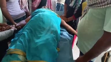 करपी: मध्य विद्यालय किंजर के प्रांगण में आंधी तूफान में वृक्ष को जलावन के चक्कर में दबकर महिला की मौत।