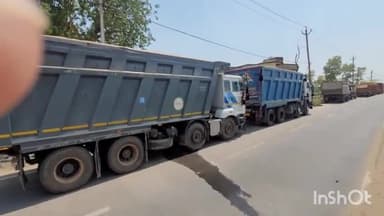 मसौढ़ी: देवरिया मोड़ के पास वाहन चेकिंग के दौरान पुलिस ने बालू से लदे 4 वाहनों को किया जब्त