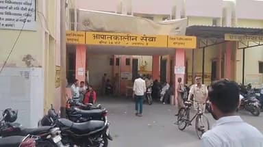 मुरादाबाद: हसमपुर में छत के ऊपर से गुजर रही 36 हजार की लाइन मे फाल्ट होने के चलते 2 बच्चियां बुरी तरह झुलसी इलाज अस्पताल भर्ती