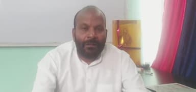 उन्हे नही पता कि मैं पान हूं और सायनाइड खाकर पैदा लिया हूं।