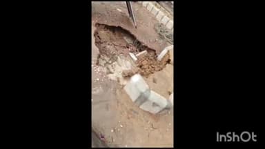 आगरा: कमला नगर में बारिश से सड़क धंसी, कई इलाकों में हुआ जलजमाव