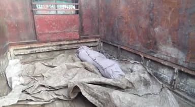 बुलंदशहर: मंडी चौकी क्षेत्र के अनूपशहर रोड पर अज्ञात वाहन ने कार सवारों को मारी टक्कर, 1 की मौत व 4 घायल