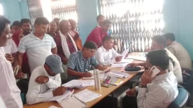 सुप्पी: सोमवार को सुप्पी थाना परिसर में जनता दरबार का किया गया आयोजन, सुनी गई लोगों की समस्याएं