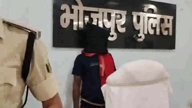 आरा: फरहदा गांव में हुई हत्या मामले में एक साल के बाद हत्याकांड का मुख्य आरोपी शाहपुर से हुआ गिरफ्तार