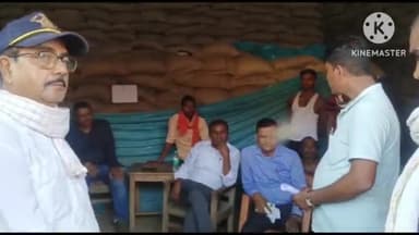 बिहार: न्यूनतम मजदूरी की मांग को लेकर बिहार शरीफ बाजार समिति के खाद्य गोदाम में मजदूरों ने कार्य किया ठप