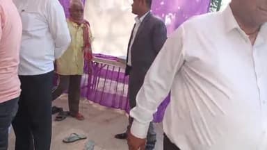 बलरामपुर समाचार जेष्ठ के चतुर्थ मंगलवार को युवा जनता मृगेंद्र उपाध्याय के नेतृत्व में निवास स्थान भलूहिया ग्राम पंचायत कोई लिहा मैं बहुत पूजा पाठ के साथ हुआ विशाल भंडारा विशाल भंडारे में पहुंचकर वरिष्ठ अधिवक्ता परितोष सिन्हा ने पूजा-पाठ आरत