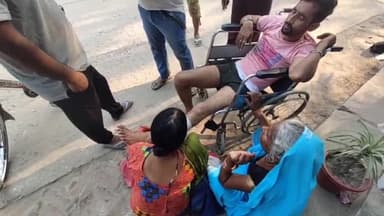 गोपालगंज: कररिया रोड मे दो बाइकों के बीच हुई टक्कर में बाइक सवार एक युवक हुआ घायल,इलाज के लिए सदर अस्पताल में भर्ती