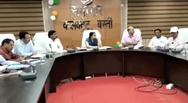 बस्ती: कलेक्ट्रेट ने बैठक के दौरान उद्यमियों की समस्याओं को प्राथमिकता पर निस्तारित करने का जिलाधिकारी ने दिया निर्देश