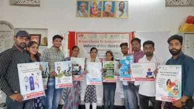 चित्तौड़गढ़: जिला कार्यलय पर जिला युवा अधिकारी चौहान द्वारा मिशन लाइफ कार्यक्रम का पोस्टर विमोचन।