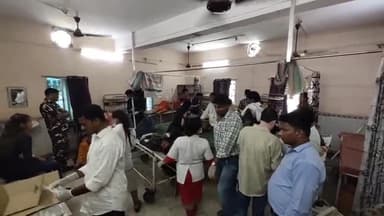 गोपालगंज: वृंदावन के पास स्कॉर्पियो और ट्रैक्टर के बीच हुई टक्कर में स्कॉर्पियो में सवार 8 लोग हुए घायल,सदर अस्पताल में भर्ती