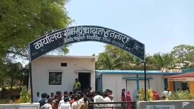 पिपलोदा: हतनारा के ग्रामीणों ने पंचायत सचिव को CEO के नाम दिया ज्ञापन, सफाई व्यवस्था एवं जल सप्लाई सही नहीं होने पर देंगे धरना