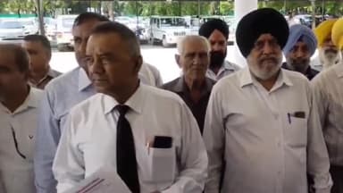 जगाधरी: एक्स सर्विसमैन पदाधिकारियों ने लघु सचिवालय पर प्रदर्शन कर अपनी मांगों को लेकर दिया ज्ञापन