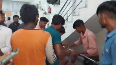 जलेसर: अवागढ़ में छत पर बंदर से केला छीनने गया युवक आया 11000 लाइन की चपेट में, गंभीर रूप से हुआ घायल