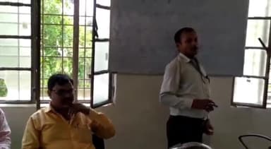 करपी: प्रखंड संसाधन केंद्र करपी में समर कैंप के सफल संचालन के लिए टोला सेवकों एवं वोलेन्टीयर को किया गया प्रशिक्षित।