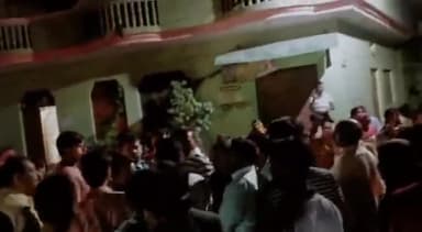 बुलंदशहर: देवीपुरा मोहल्ले में अनियंत्रित कार ने मासूम को मारी टक्कर, मासूम हुआ घायल