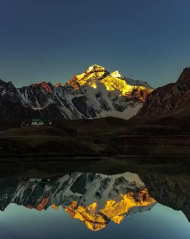 अद्भुत उत्तराखंड में आदि कैलाश के दर्शन के लिए 30 700 फुट की ऊंचाई पर स्थित है यात्रियों के पहुंचने का सिलसिला जारी है आदि कैलाश पहली बार सड़क मार्ग से पहुंचे तीर्थयात्री पहले 8 से 10 दिन लगते थे अब महज 5 से 6 घंटे में दर्शन हो जाते हैं