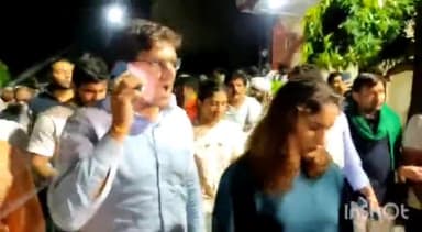 मुज़फ्फरनगर: सर्कुलर रोड स्थित जाट कॉलोनी के टिकैत आवास पर हरिद्वार से पहुंचे पहलवान नरेश टिकैत से, शिव चौक पर भी की पूजा अर्चना