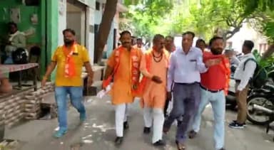 मुज़फ्फरनगर: खंजापुर स्थित काशीराम कॉलोनी में हो रही धांधली को लेकर क्रांति सेना के द्वारा एडीएम प्रशासन कार्यालय पर पहुंचकर सौंपा ज्