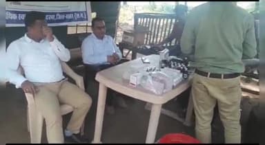 दरभा: कोलेंग के चांदामेटा में स्वास्थ्य शिविर का आयोजन कर ग्रामीणों का स्वास्थ्य जांच व उपचार हेतु दवाईयां वितरण किया गया।