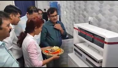अलवर: महिला चिकित्सालय स्थित आंचल मदर मिल्क बैंक में ऑटोमेटिक मिल्क पाश्चराइजर मशीन का PMO डॉ सुनील चौहान ने किया उद्घाटन