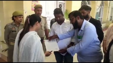 मुरादाबाद: अल हिंद यूथ वेलफेयर सोसाइटी के प्रतिनिधिमंडल ने जिला अधिकारी कार्यालय पहुंचकर राष्ट्रपति के नाम सौंपा ज्ञापन