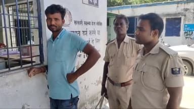 अररिया: महलगांव से शराब पीने के आरोप में एक व्यक्ति को पुलिस ने किया गिरफ्तार, मेडिकल के लिए लाया गया सदर अस्पताल