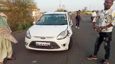 खुरई: ओवरटेक करते समय खुरई के गैस गोदाम के पास ट्रक ने कार और बाइक को मारी टक्कर, बाइक चालक हुआ घायल