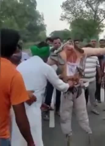 अनूपशहर: क्षेत्र में 16वें दिन भी भारतीय किसान यूनियन टिकैत का अधिकारियों को जेल भेजने के लिए धरना प्रदर्शन रहा जारी, फूंका पुतला