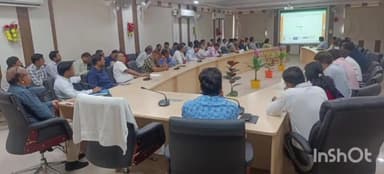 हापुड़: विकास भवन सभागार कक्ष में मुख्यमंत्री कन्या सुमंगला योजना के लिए अधिक से अधिक आवेदन कराए जाने हेतु हुई कार्यशाला।