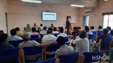 बस्तर: जनपद कार्यालय में मतदाता सूची पुनरीक्षण कार्य हेतु बस्तर ब्लॉक के बीएलओ का SDM की उपस्थिति में हुआ एक दिवसीय प्रशिक्षण