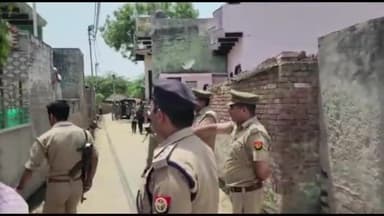 मथुरा: थाना शेरगढ़ के गांव पैगांव में 2 माफियाओं की 1.49 करोड़ रुपये की संपत्ति को किया गया कुर्क, SSP ने दी मामले की जानकारी