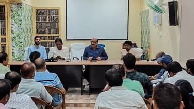 अररिया: जिला स्वास्थ्य समिति सभागार में CS ने की बैठक, जिले में अवैध रूप से संचालित अल्ट्रासाउंड व जांच घरों की जांच रहेगी जारी