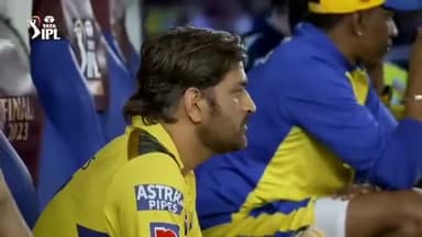 कैप्टन कुल कहे जाने वाले धोनी की हुई  आखें नम