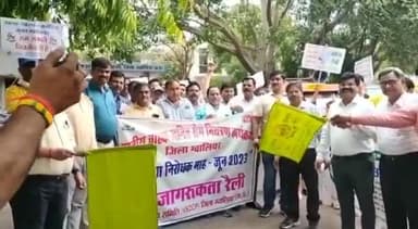 ग्वालियर गिर्द: मलेरिया को लेकर जागरूकता लाने के लिए सीएमएचओ कार्यालय से निकाली गई जन जागरूकता रैली