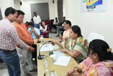 ग्वालियर गिर्द: नगर निगम मुख्यालय में महापौर डॉ. सिकरवार ने लोक मंत्रणा में सुनी आमजन की समस्याएं