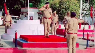 प्रतापगढ़: SP ने पुलिस लाइन में परेड की सलामी ली, एमटी शाखा एवं यूपी 112 PRV गाड़ियों का किया निरीक्षण