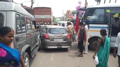 नूरसराय: नूरसराय बाजार में लगा भीषण जाम यातायात हुई घंटों बाधित पैदल आने जाने वाले राहगीरों को हुई परेशानी