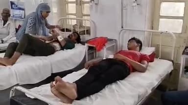 मंदसौर: मंदसौर के सीतामऊ फाटक ओवरब्रिज के पास 3 लोगों ने 2 लोगों पर किया चाकू से हमला, घायलों का चल रहा जिला अस्पताल में उपचार