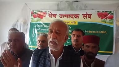 कोटगढ़: पूर्व विधायक व किसान नेता राकेश सिंघा ने कुमारसैन में कहा: बागवानों की मांगे नहीं मानी गई तो करेंगे आंदोलन