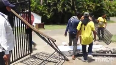 हुज़ूर: ईश्वर नगर स्थित अमूल्य गार्डन में अवैध तरीके से संचालित हो रहे रेस्टोरेंट को जमींदोज किया गया