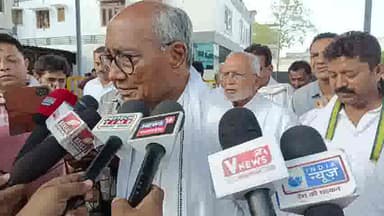 छतरपुर नगर: सागर रोड पर बीजेपी प्रदेशाध्यक्ष वी डी शर्मा के 76 और 77 के बयान को लेकर पूर्व सीएम दिग्विजय सिंह ने दिया बयान