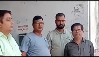 बस्ती: एपीएन पीजी कॉलेज बस्ती से सेवानिवृत्त कर्मचारी नवजीवन का आज असामयिक निधन पर कॉलेज परिसर में शोक सभा का किया गया आयोजन