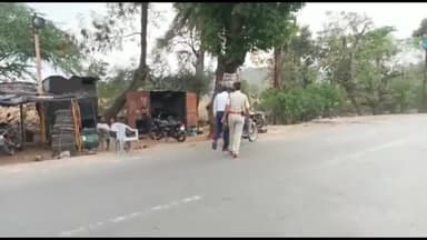 पन्ना: अजयगढ़ बाईपास सहित कई जगहों पर यातायात पुलिस ने चलाया वाहन चेकिंग अभियान, 22 लोगों के चालान काटकर ₹8200 वसूला समन शुल्क