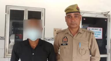 हापुड़: हापुड़ पुलिस ने मेरठ तिराहे के निकट से वांछित अभियुक्त को किया गिरफ्तार