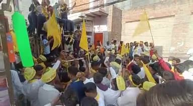 जलेसर: जलेसर नगर में बघेल समाज ने धूमधाम के साथ निकाली अहिल्याबाई होल्कर जयंती की शोभायात्रा.