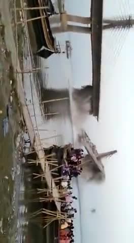 नीतीशकुमार की महाभ्रष्टाचारी सरकार,नमूना खगड़िया-भागलपुर गंगापुल दोबाराढहा
चच्चा-भतीजा कीभ्रष्टाचारी जोड़ीइस्तीफा देंगे?