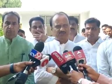 मुंबई महापालिका निवडणूक एकत्र लढवण्याची मागणी उद्धव ठाकरेंकडे केली आहे, विरोधी पक्षनेते अजित पवार यांची मुंबईत माहिती